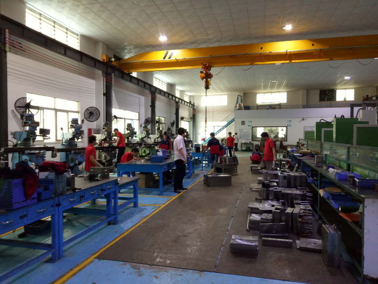 旭錦塑膠模具有限公司車間 旭錦塑膠模具有限公司車間